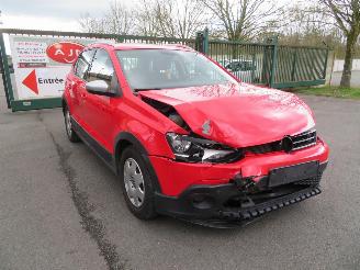 damaged passenger cars Volkswagen Polo  2013/6