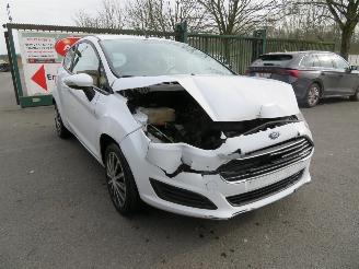 damaged passenger cars Ford Fiesta 1ER PROPRIéTAIRE 2015/3