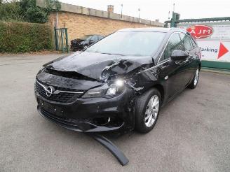 Damaged car Opel Astra TVA DéDUCTIBLE 2021/2