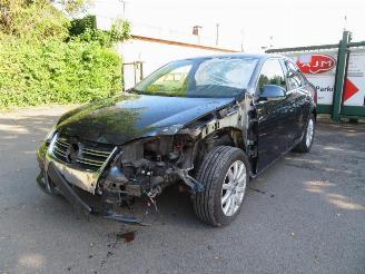 damaged passenger cars Volkswagen Jetta  2010/4