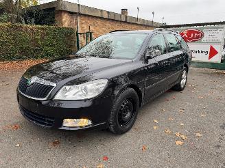 uszkodzony samochody osobowe Skoda Octavia  2012/12