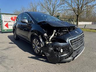 Vaurioauto  passenger cars Peugeot 3008  2016/12