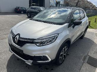 uszkodzony samochody osobowe Renault Captur  2017/5