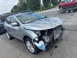 Vaurioauto  passenger cars Nissan Qashqai  2016/4