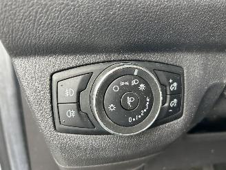 Ford Transit Courier Van  picture 13