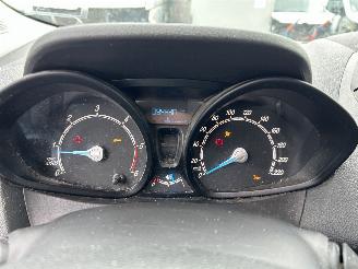 Ford Transit Courier Van  picture 8