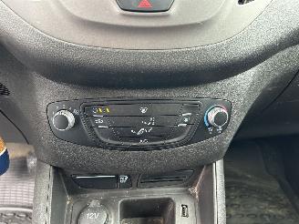 Ford Transit Courier Van  picture 10