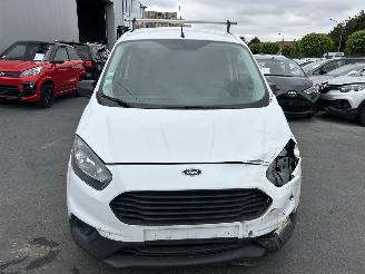 Ford Transit Courier Van  picture 16