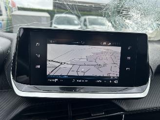 Peugeot 208  picture 10