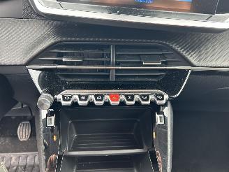 Peugeot 208  picture 13