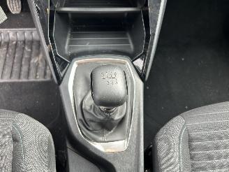 Peugeot 208  picture 14