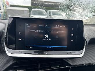Peugeot 208  picture 12
