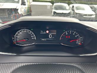 Peugeot 208  picture 9