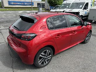 Peugeot 208  picture 6