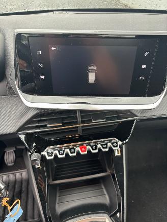 Peugeot 208  picture 10