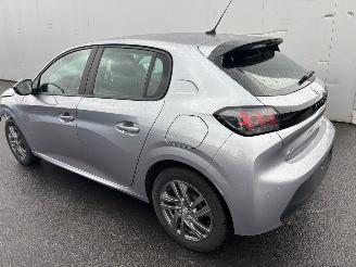 Peugeot 208  picture 4