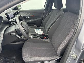 Peugeot 208  picture 3