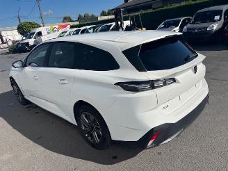 Vaurioauto  passenger cars Peugeot 308  2022/9