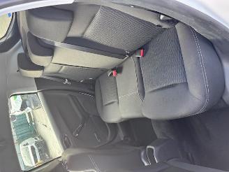 Peugeot 208  picture 6