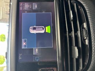 Peugeot 208  picture 17