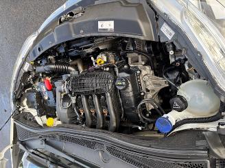 Peugeot 208  picture 14