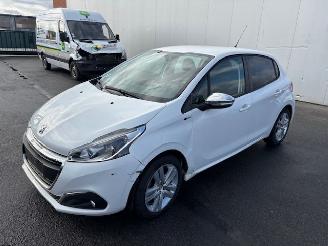 Peugeot 208  picture 4