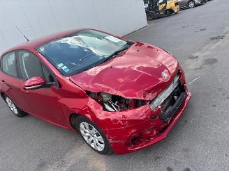 Peugeot 208  picture 6