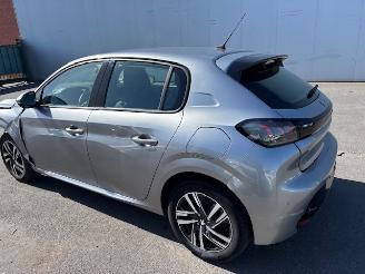 Peugeot 208  picture 3
