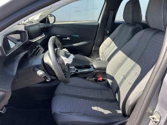 Peugeot 208  picture 6
