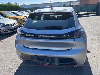 Peugeot 208  picture 2