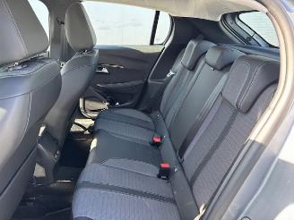 Peugeot 208  picture 5