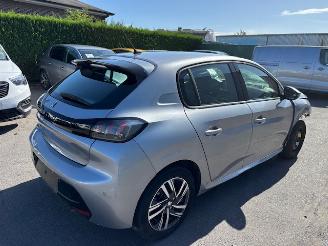 Damaged car Peugeot 208  2020/7