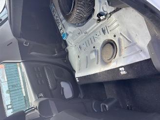 Peugeot 208  picture 16