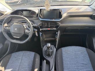 Peugeot 208  picture 4