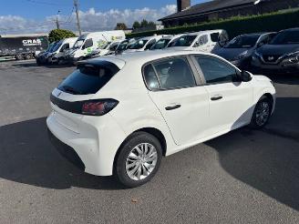 Peugeot 208  picture 2