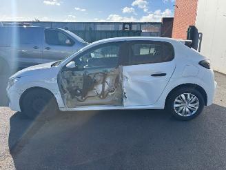 Peugeot 208  picture 5