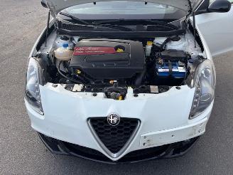 Alfa Romeo Giulietta QUADRIFOGLIO picture 18