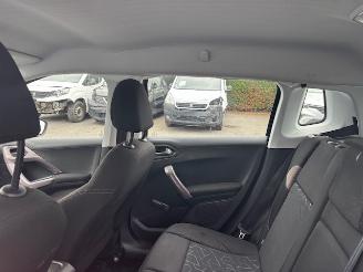Peugeot 2008  picture 8