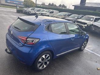 Renault Clio E-TECH HYBRID picture 2
