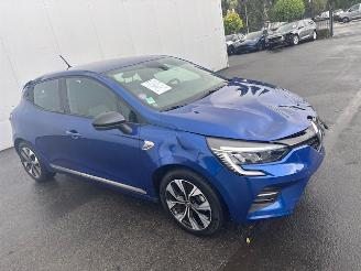 Renault Clio E-TECH HYBRID picture 3