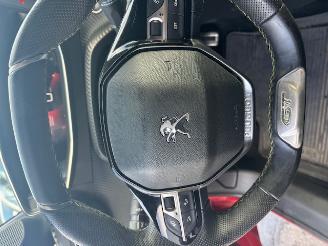 Peugeot 208  picture 9