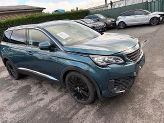 damaged passenger cars Peugeot 5008 7 SEATS 2019/2