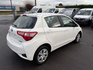 Schadeauto Toyota Yaris HYBRID AUTOMAAT 2018/12