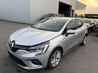 uszkodzony samochody osobowe Renault Clio  2021/3