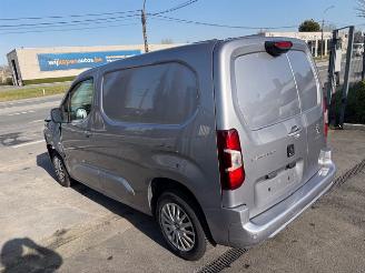 krockskadad bil auto Peugeot Partner  2019/9