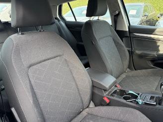 Volkswagen Golf  picture 11