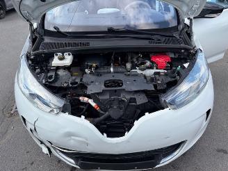 Renault Zoé WITH COCKPIT AND AIRBAGS picture 10