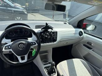 Volkswagen Up! BEATS STUDIO picture 5