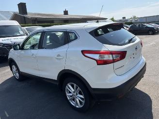 Damaged car Nissan Qashqai  2017/11