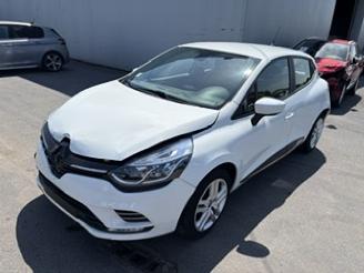 Schadeauto Renault Clio  2020/6
